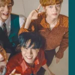 Imagem do BTS sorrindo e fazendo poses para a câmera, com a legenda "Álbum BE – Dynamite" ao lado. Capa do artigo do Bangtan Now sobre o sucesso de BTS Dynamite.