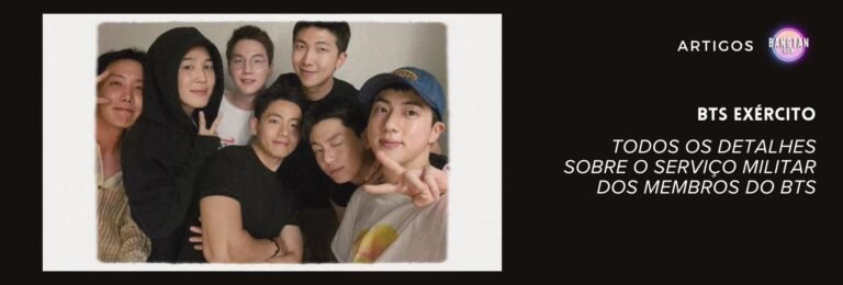 Imagem de capa do artigo do Bangtan Now sobre o BTS Exército. A foto marca um momento histórico: a primeira reunião dos sete membros do BTS (OT7) após iniciarem o serviço militar, registrada logo após a dispensa de Jin. No lado direito, o título destaca: "BTS EXÉRCITO – TODOS OS DETALHES SOBRE O SERVIÇO MILITAR DOS MEMBROS DO BTS", indicando que o artigo traz informações completas sobre o alistamento, o reencontro e o futuro do grupo.