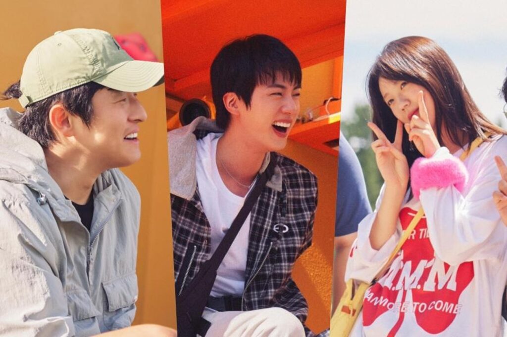 Jin BTS Netflix Foto 3 - Bangtan Now Kian84, Jin de BTS y Ji Ye-eun aparecen en una imagen promocional brillante y alegre de Kian’s Bizarre B&B. Kian sonríe con una gorra verde y una chaqueta, Jin ríe con alegría vistiendo una camisa de cuadros, y Ji Ye-eun posa de forma juguetona haciendo signos de paz y sosteniendo un accesorio rosa y esponjoso. Este animado trío representa el corazón de Jin BTS Netflix, en una imagen destacada por el blog Bangtan Now.