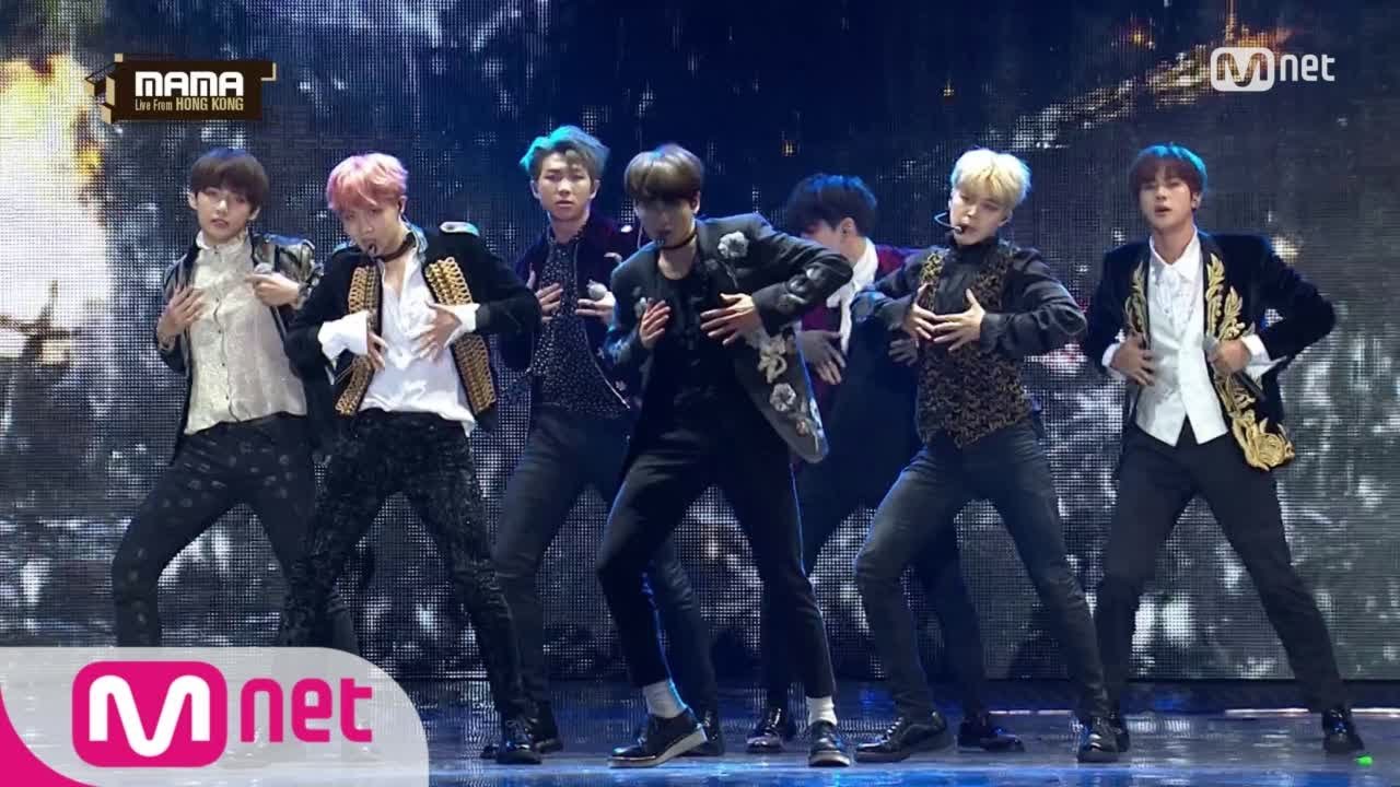 BTS no MAMA 2016, em Hong Kong, na apresentação de Blood Sweat & Tears